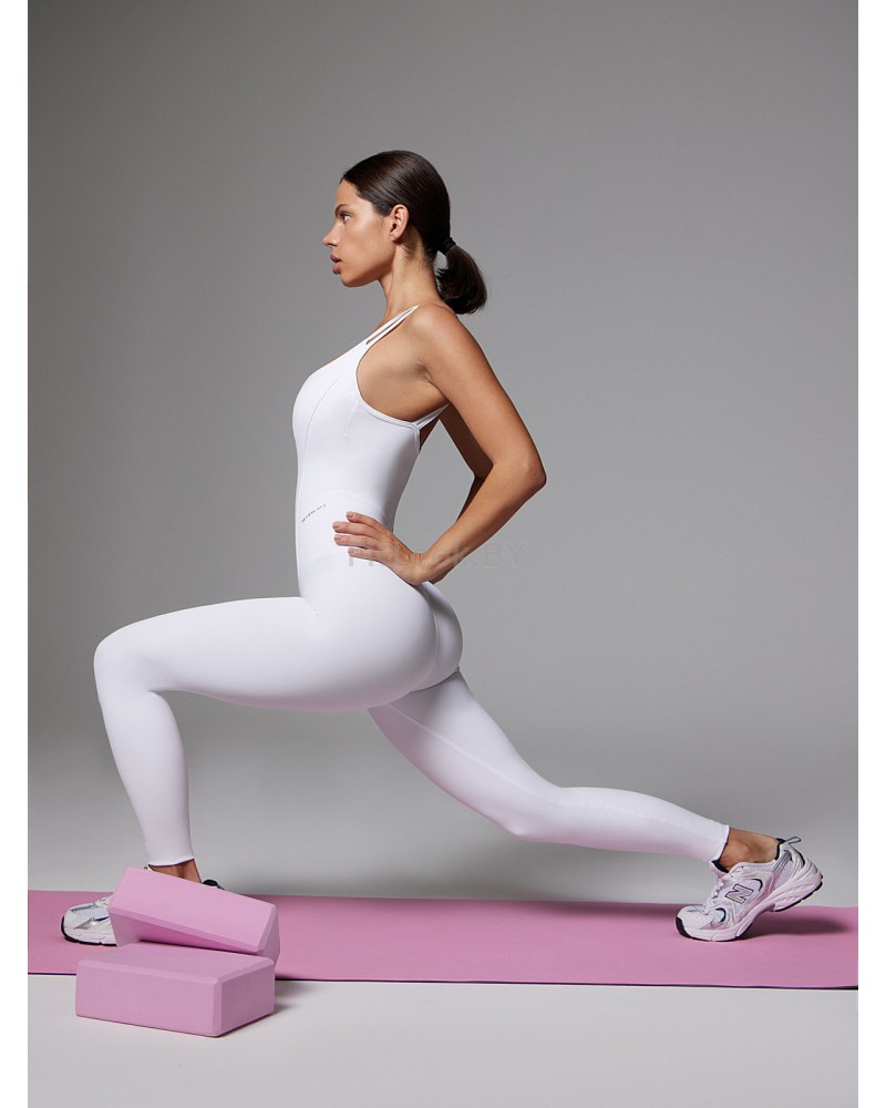 Моделирующий комбинезон на бретелях Neverlate Aerobics Classic White
