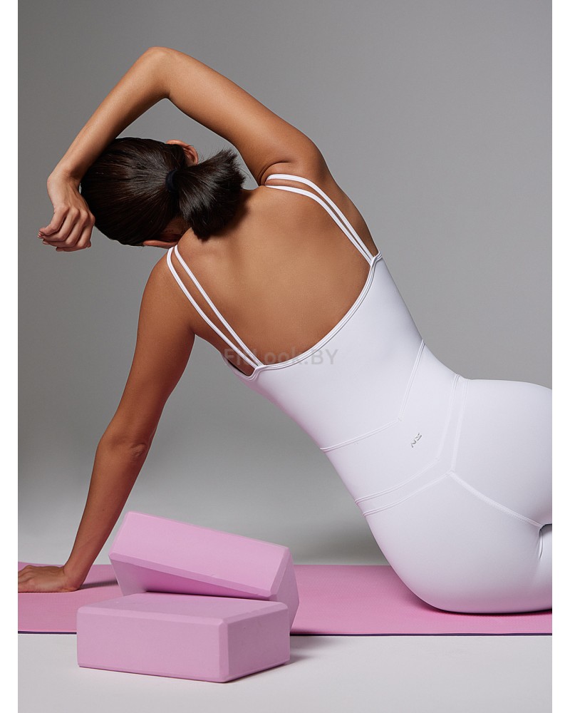 Моделирующий комбинезон на бретелях Neverlate Aerobics Classic White