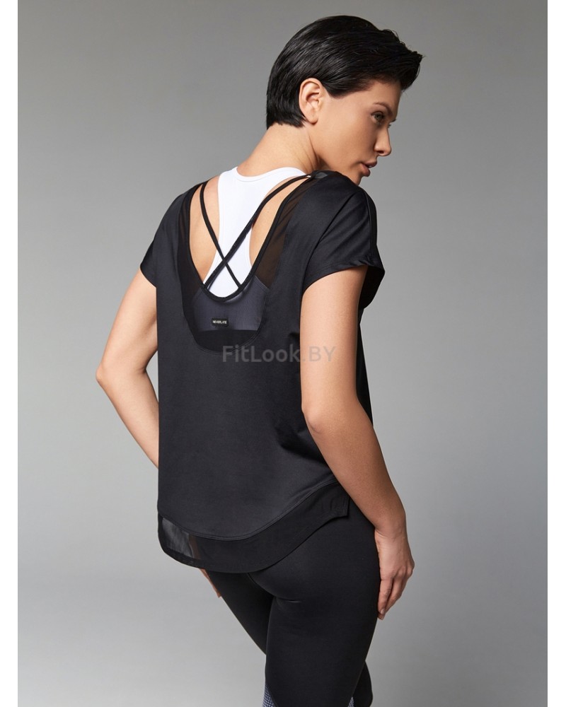 Футболка свободного силуэта с открытой спиной