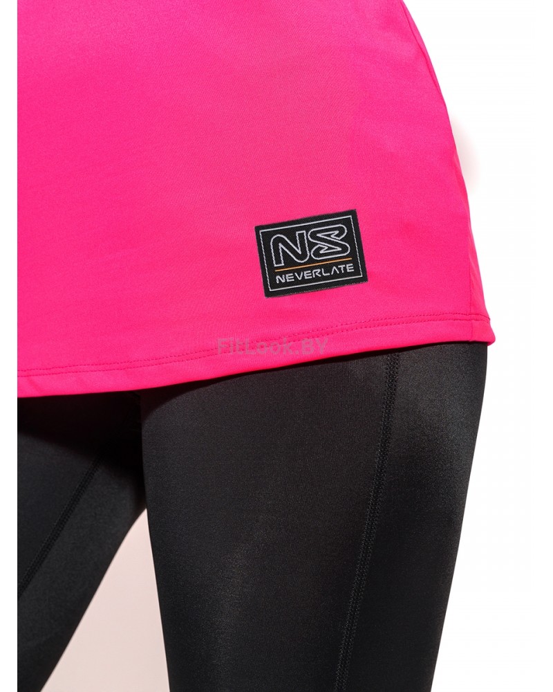 Футболка прямого силуэта с открытой спиной 