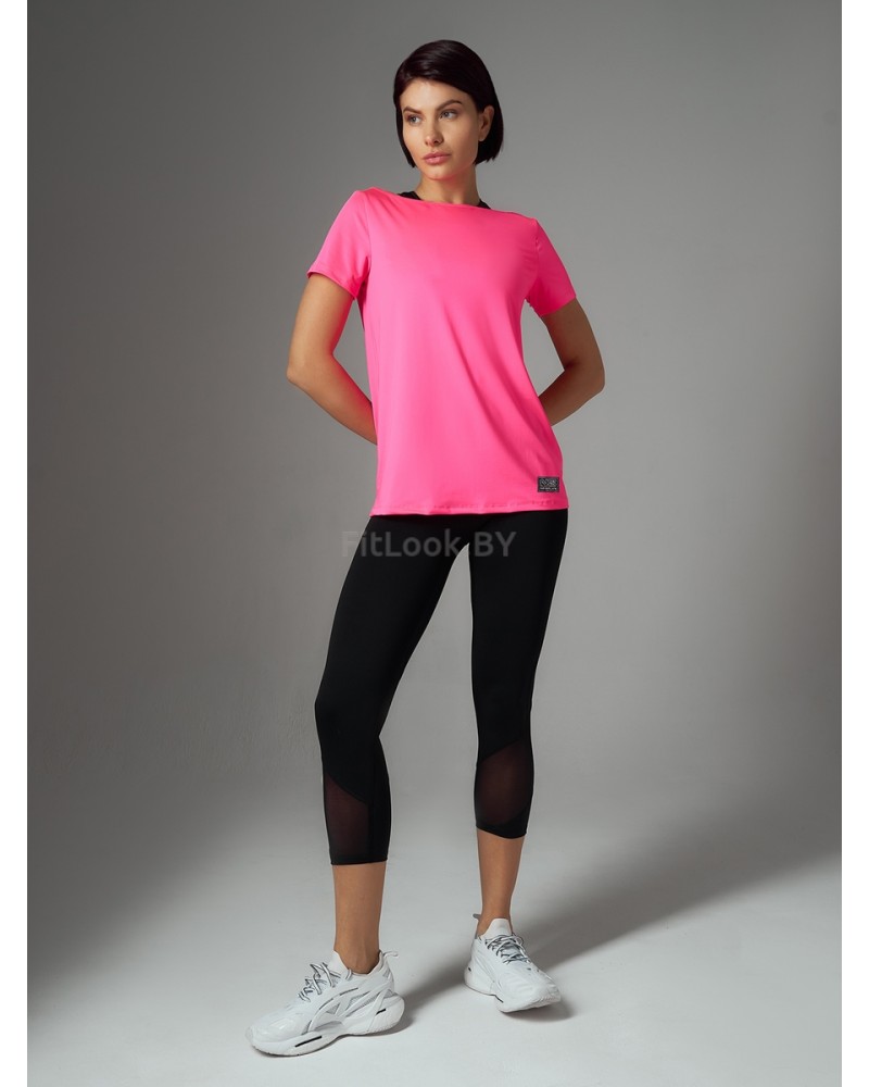 Футболка прямого силуэта с открытой спиной 