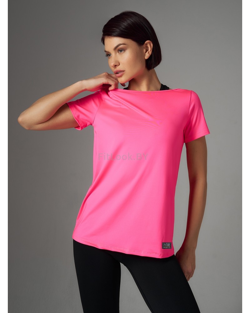 Футболка прямого силуэта с открытой спиной 