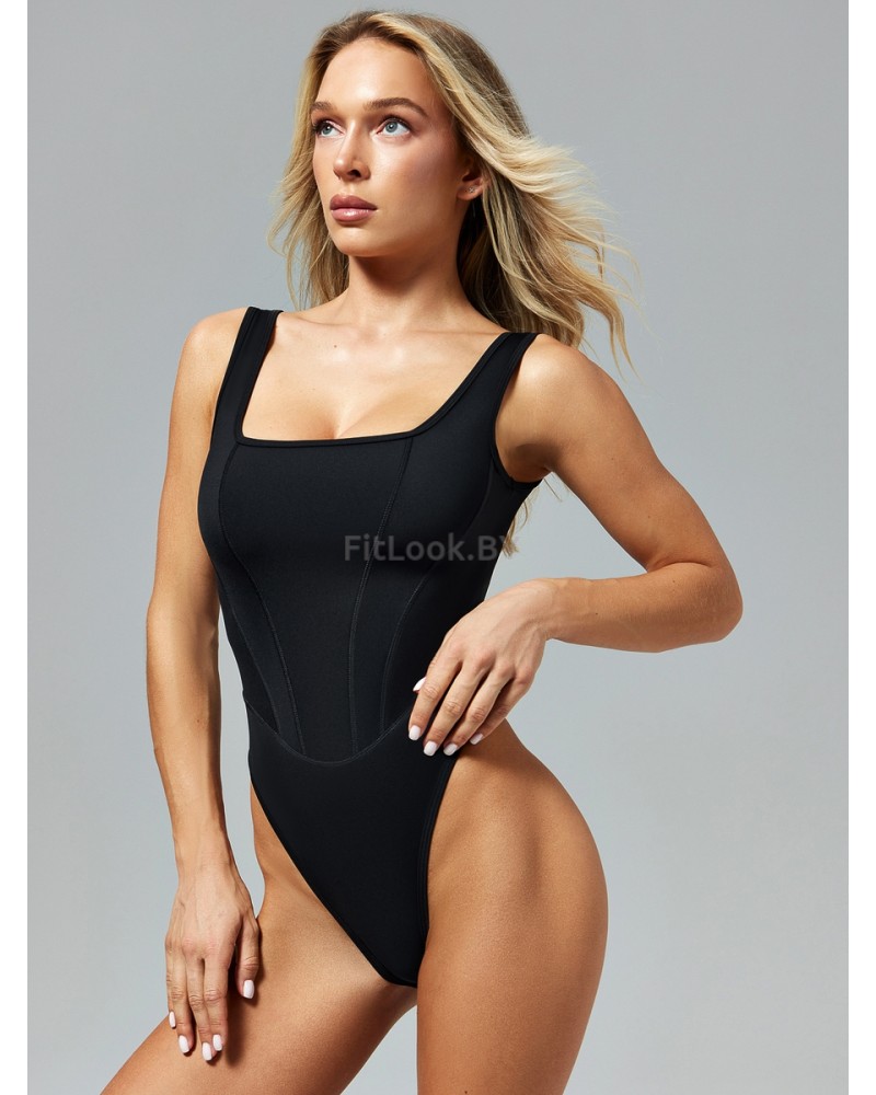 Боди с фигурным вырезом по переду