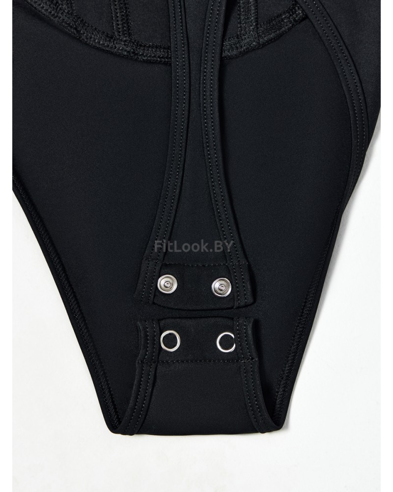 Боди с фигурным вырезом по переду