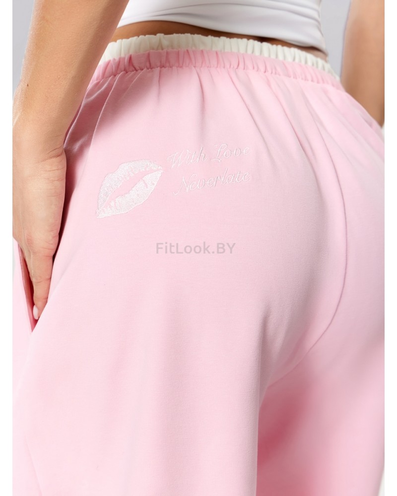 Спортивные брюки свободного кроя