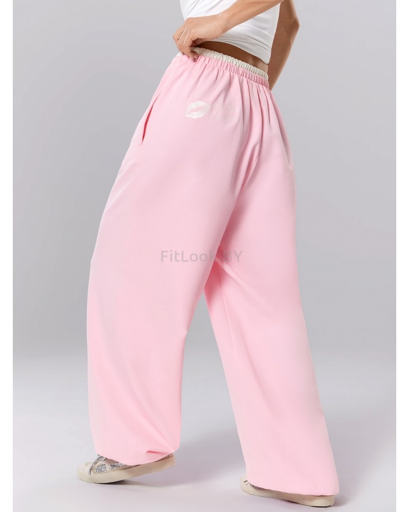 Спортивные брюки свободного кроя