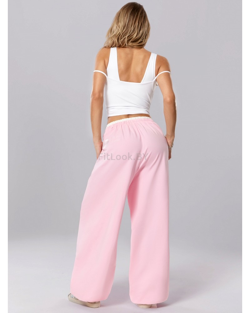 Спортивные брюки свободного кроя