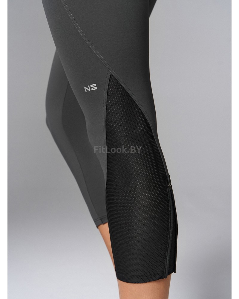 Моделирующие укороченные леггинсы 7/8
