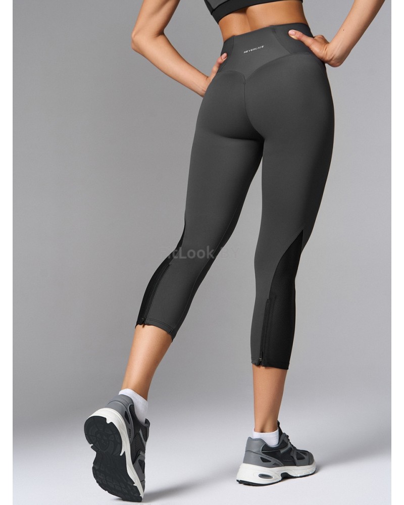 Моделирующие укороченные леггинсы 7/8